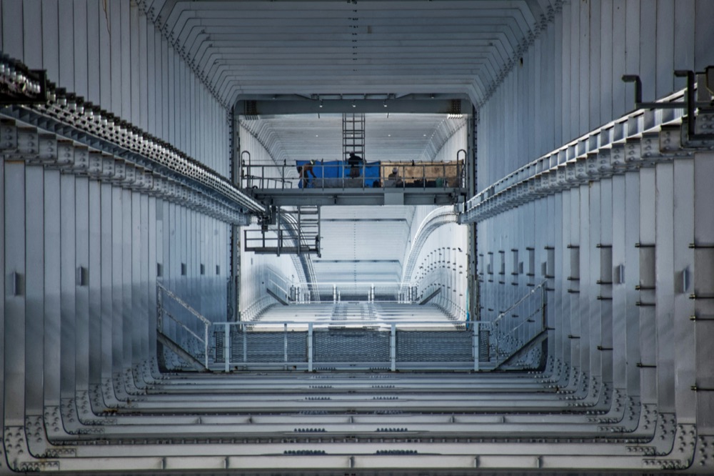 대형 금속 설비 / Heavy metal equipment